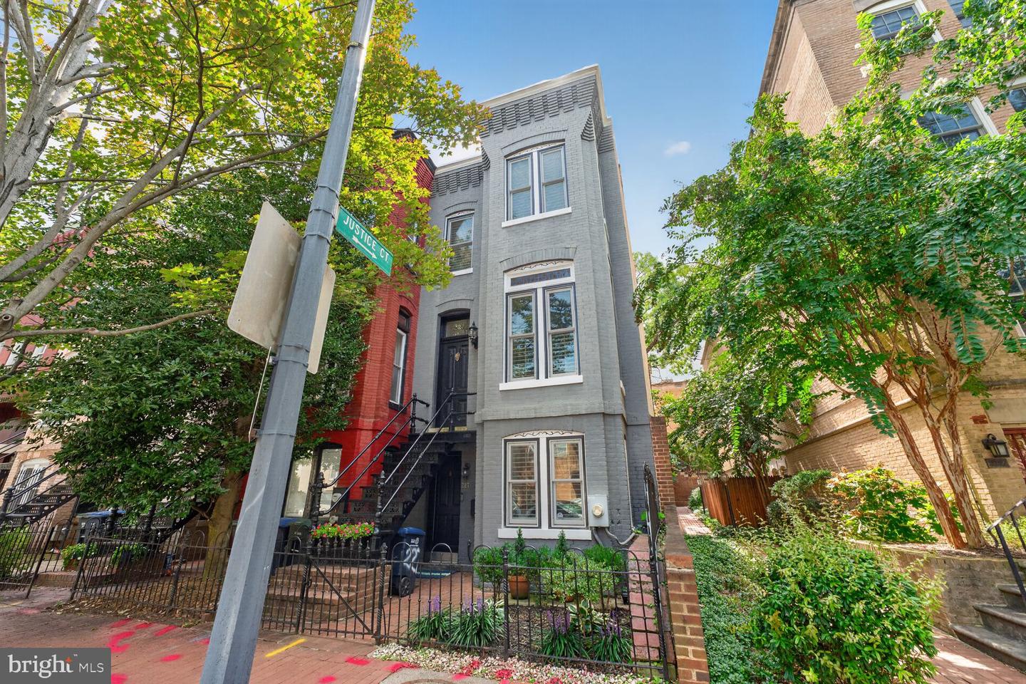 227 C St Ne Property Photo 1