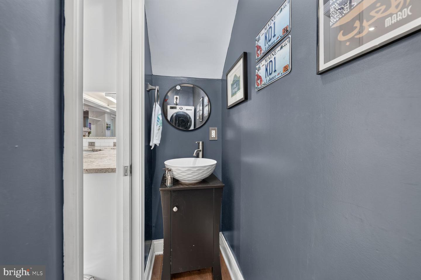 227 C St Ne Property Photo 9