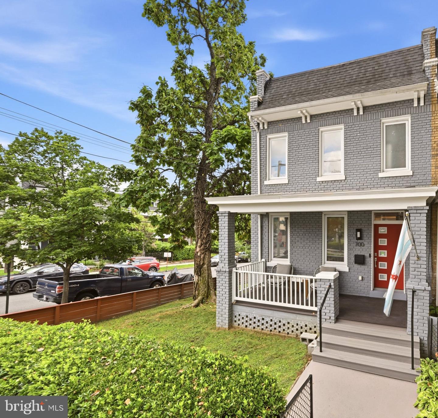 700 LONGFELLOW ST NW Property Photo 1