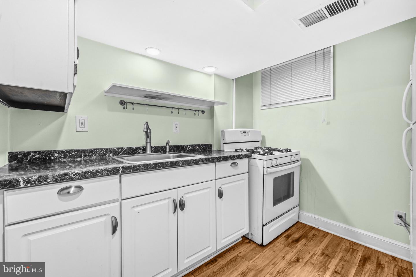 617 Fern Pl Nw Property Photo 29