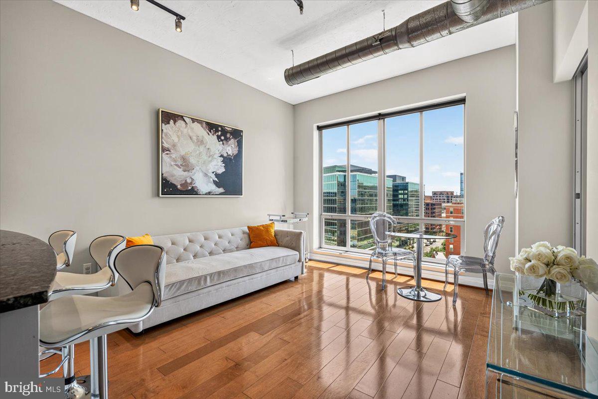 301 MASSACHUSETTS AVE NW #902 Property Photo 1