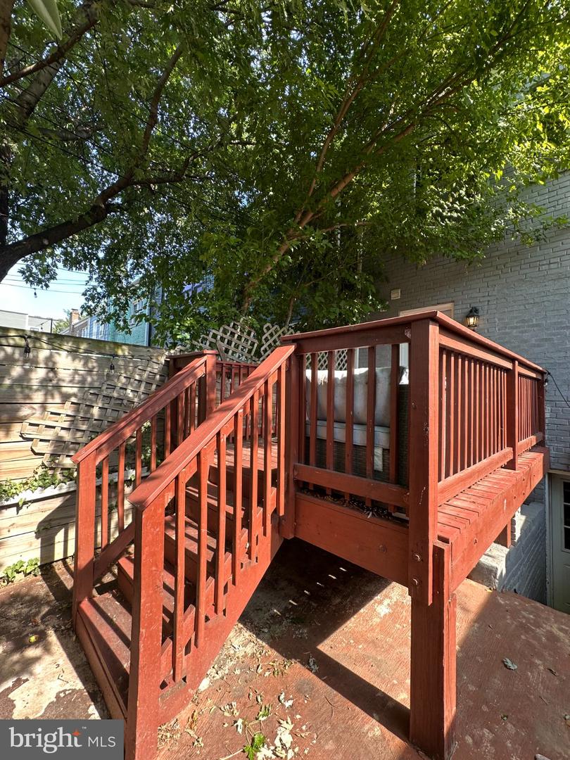 1914 D St Ne Property Photo 28