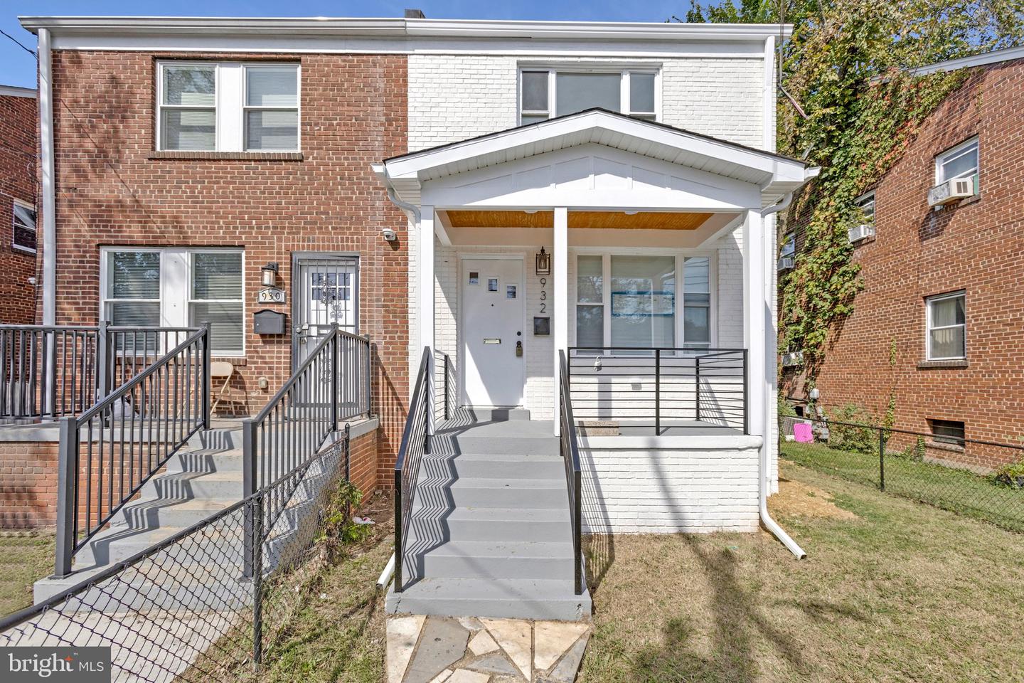 932 SOUTHERN AVE SE Property Photo 1