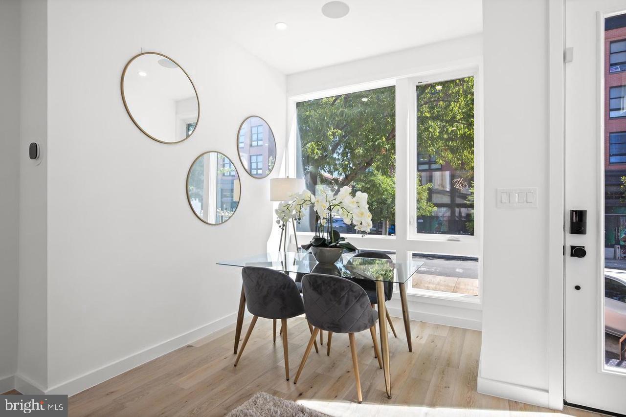 808 13th St Ne #unit B Property Photo 4