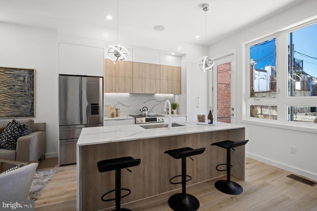 808 13th St Ne #unit B Property Photo 8