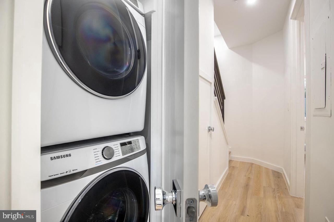 808 13th St Ne #unit B Property Photo 16