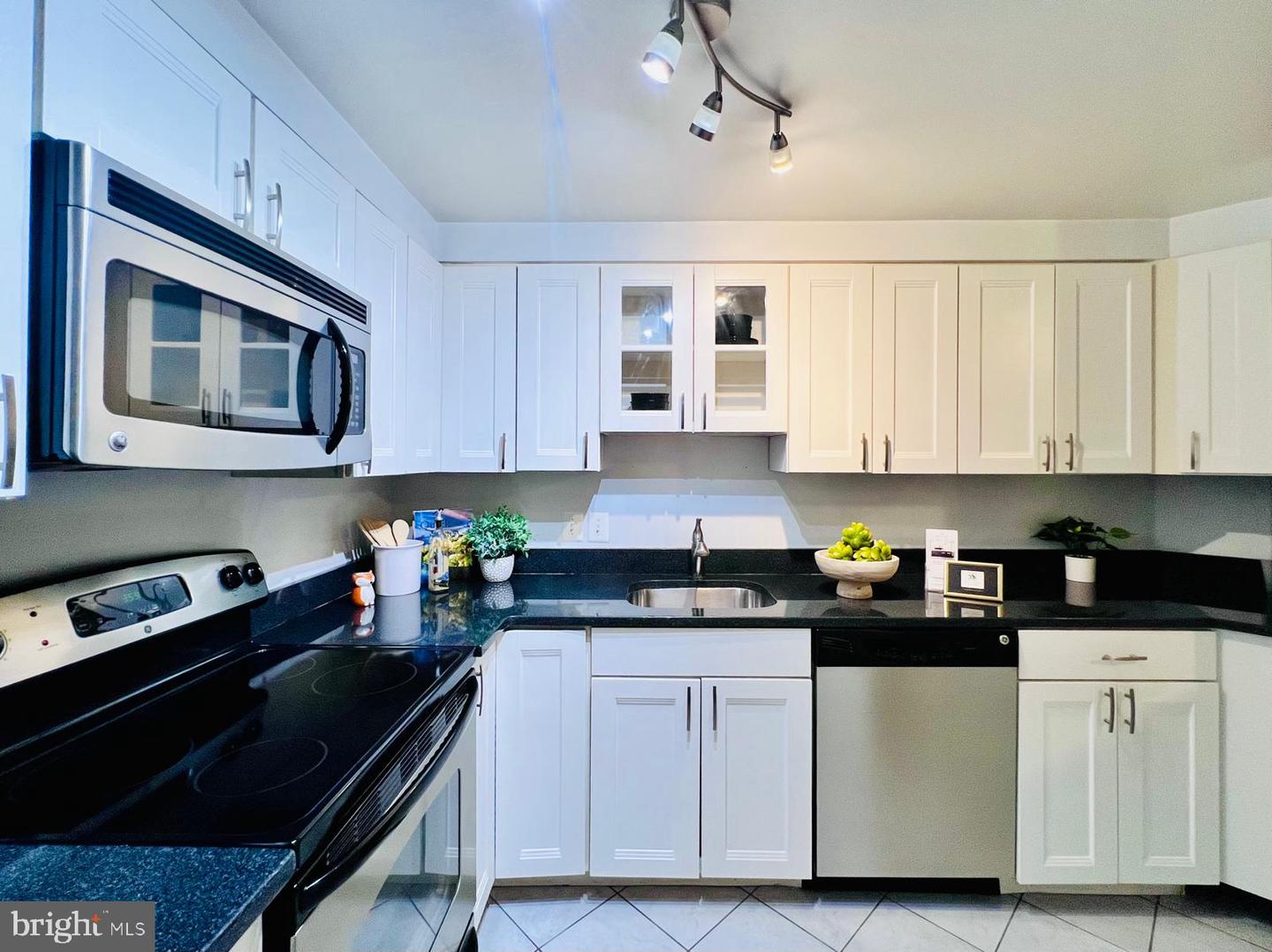 2111 Wisconsin Ave Nw #110 Property Photo 6