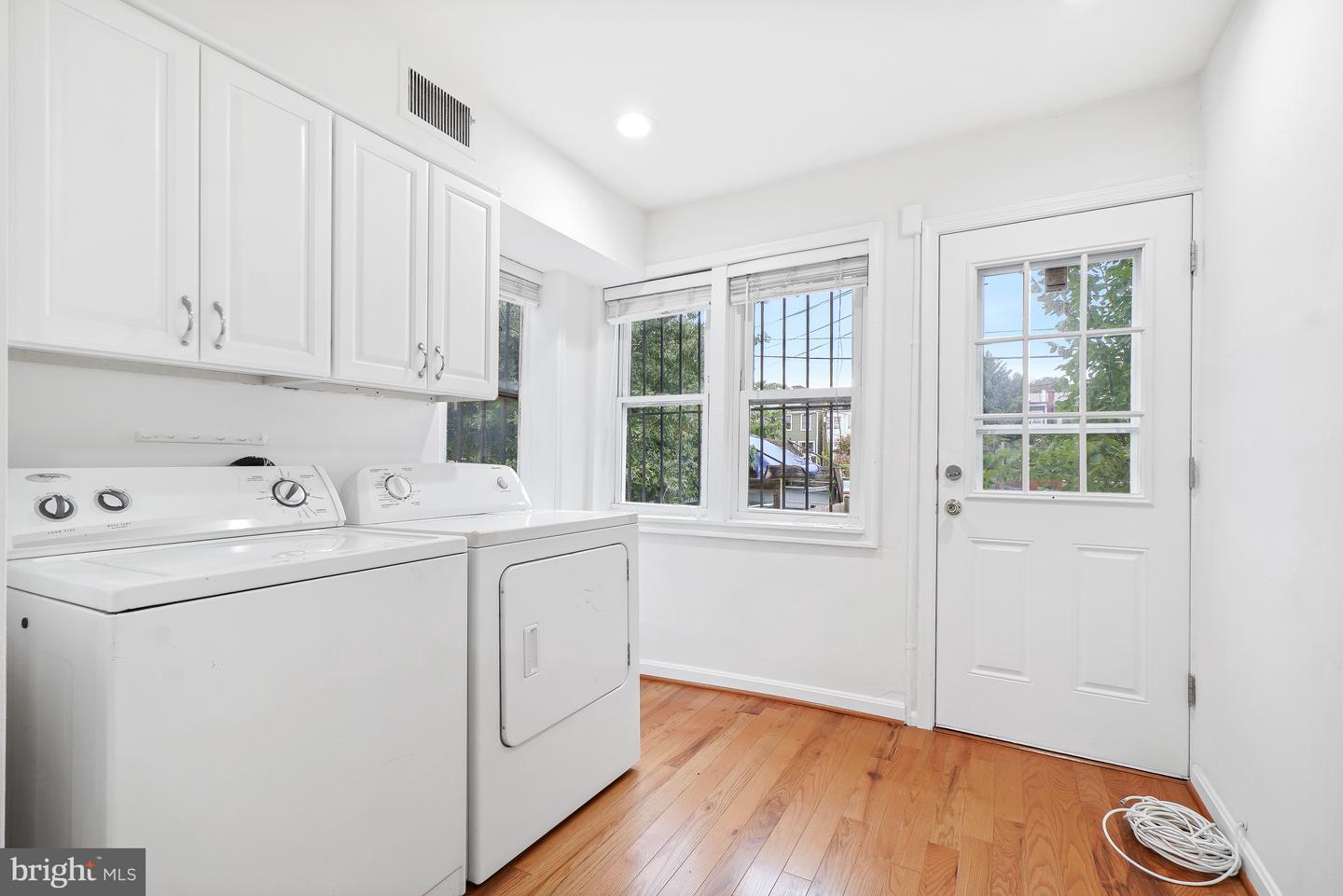 1428 Independence Ave Se Property Photo 14