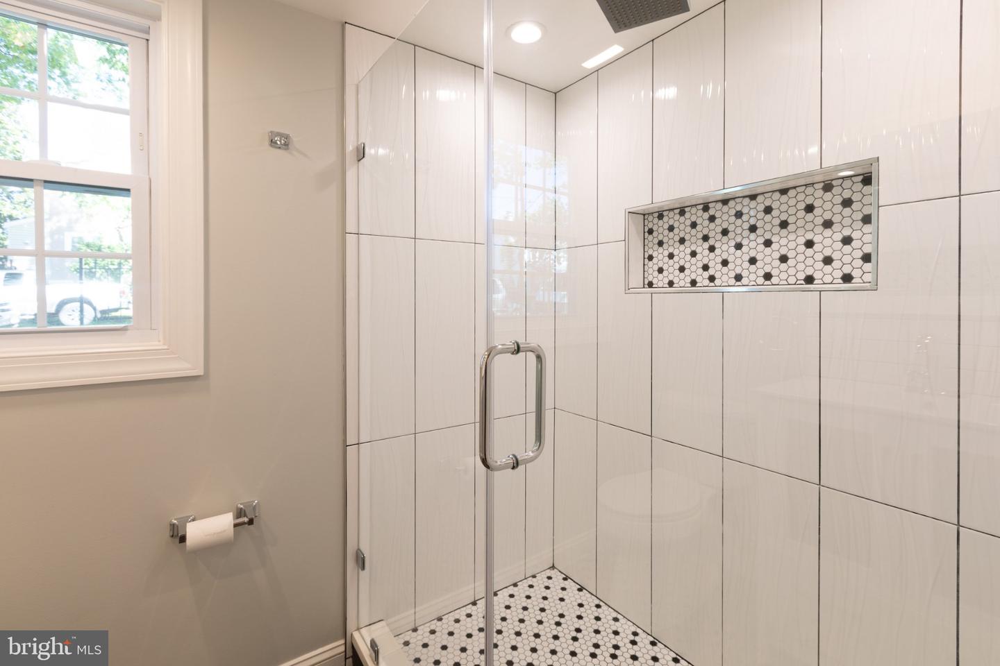 3724 24th St Ne Property Photo 51
