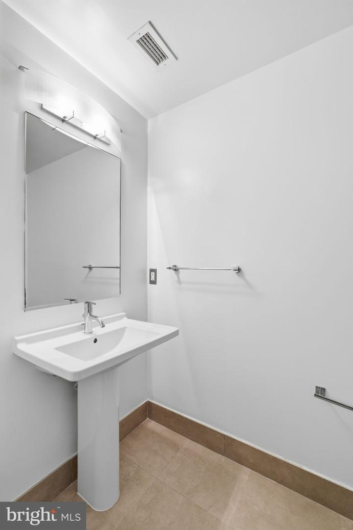 2125 14th St Nw #311w Property Photo 8