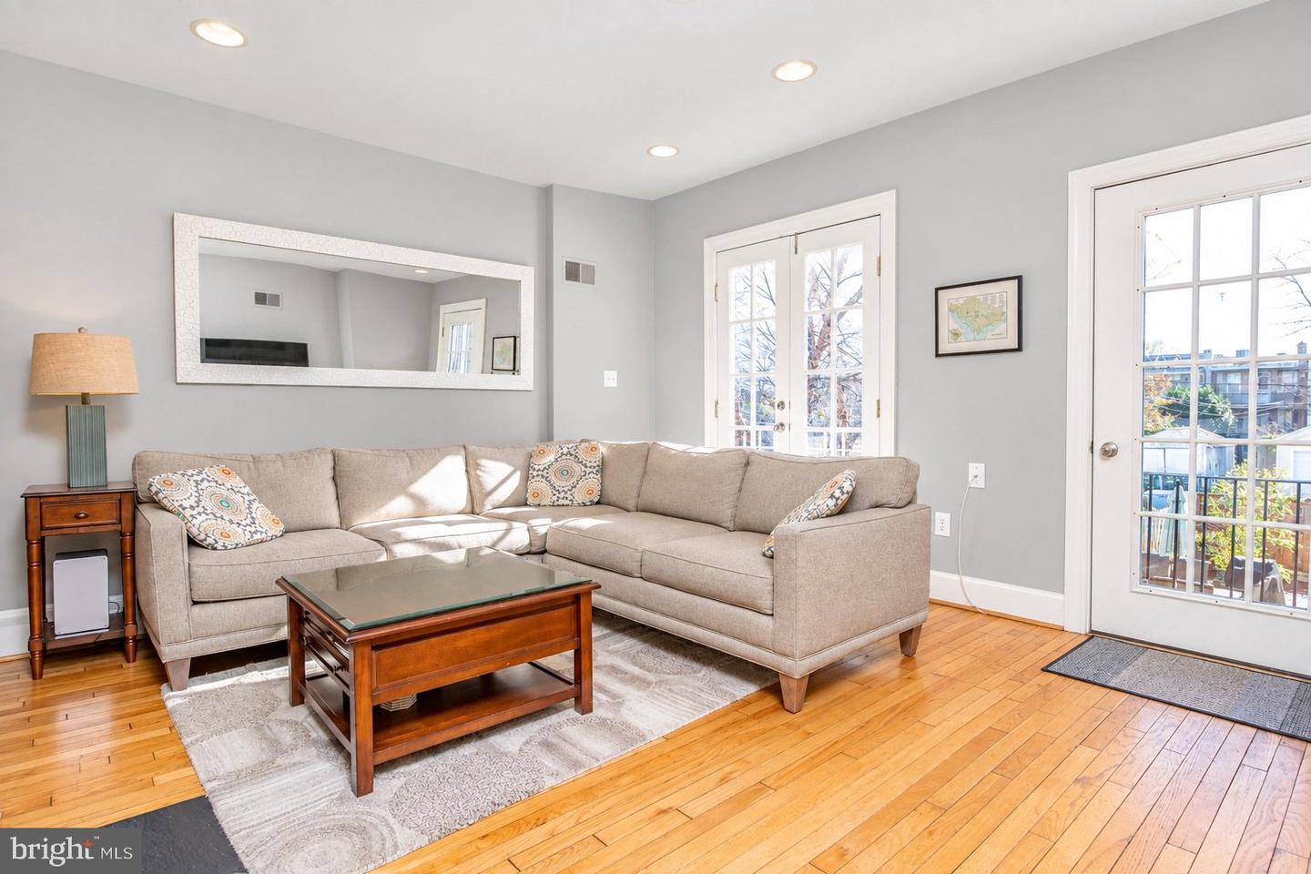 1815 E East Capitol St Se #2 Property Photo 3