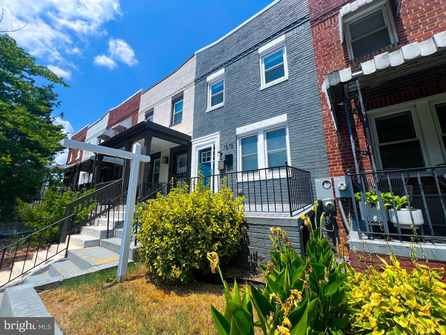1510 QUEEN ST NE Property Photo 1