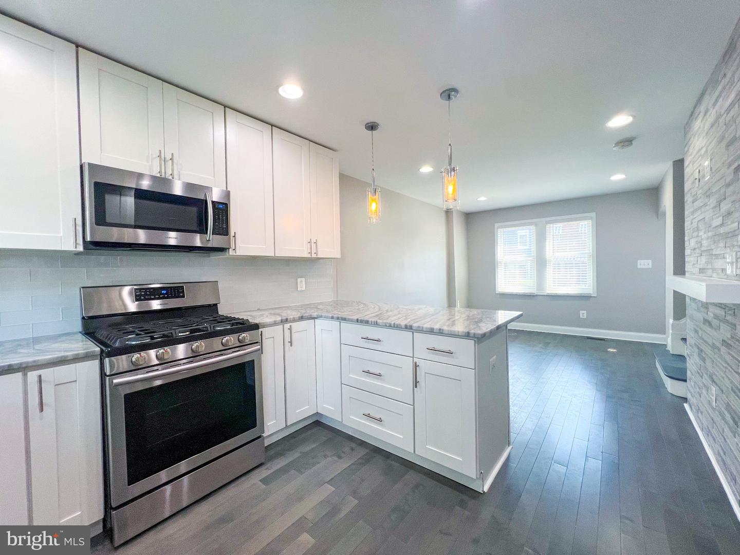 1510 Queen St Ne Property Photo 14