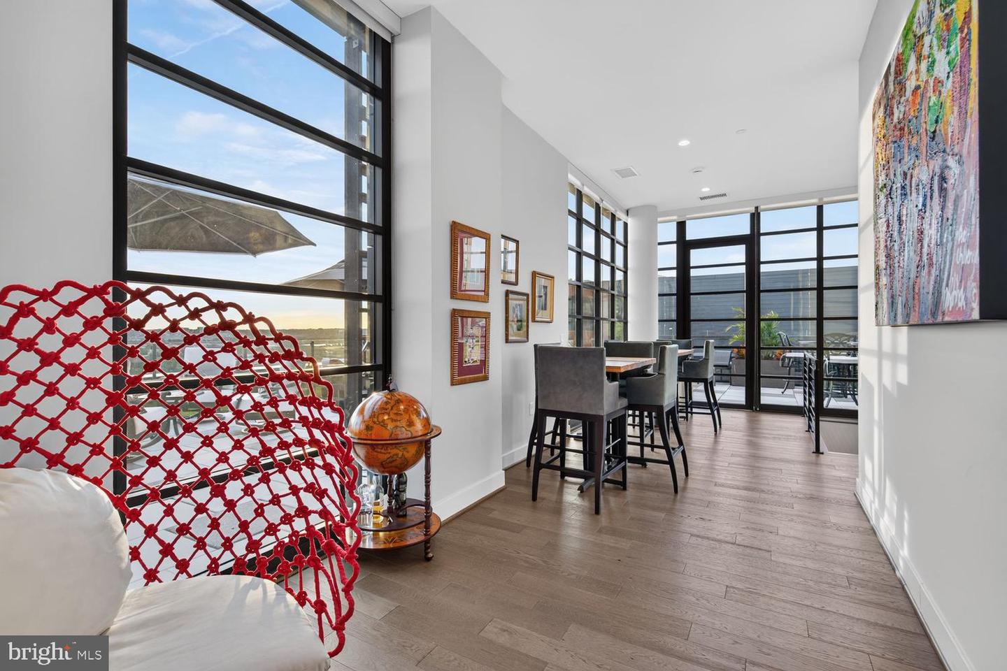 45 Sutton Sq Sw #ph01 Property Photo 16
