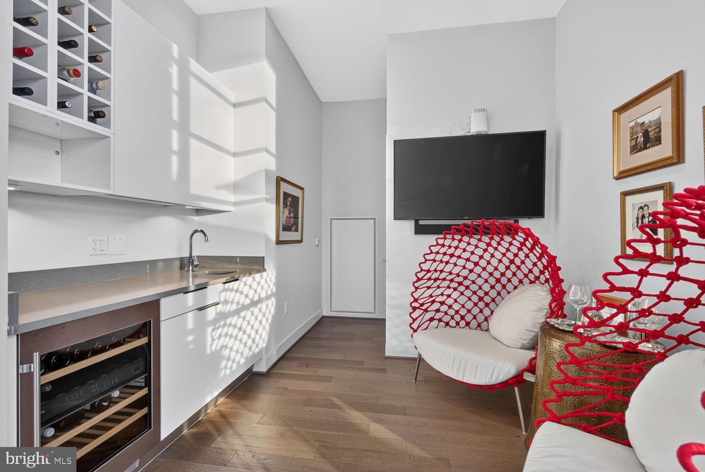 45 Sutton Sq Sw #ph01 Property Photo 18