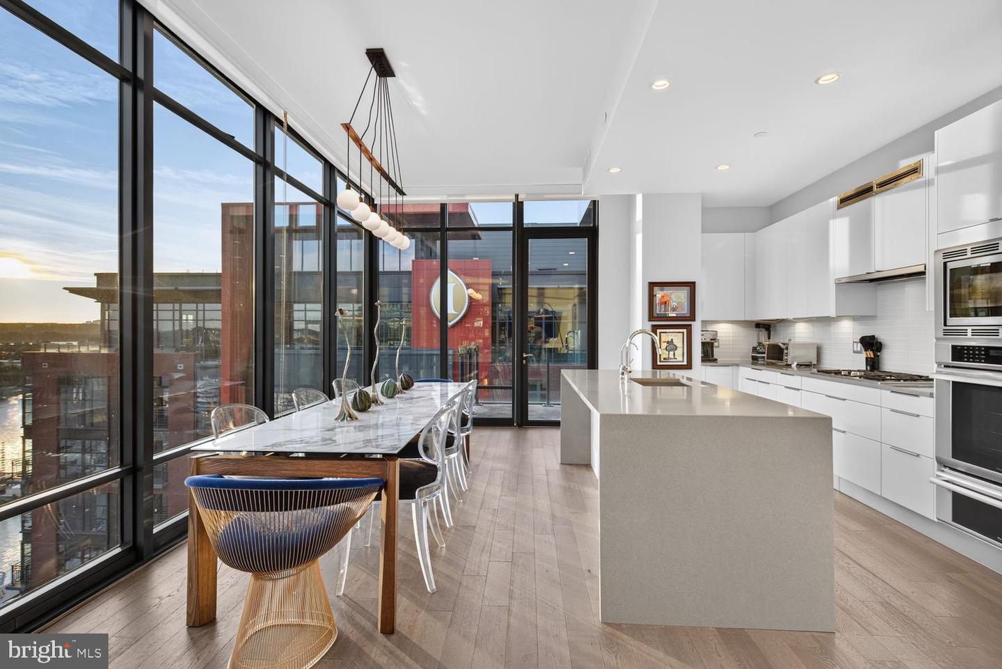 45 Sutton Sq Sw #ph01 Property Photo 27