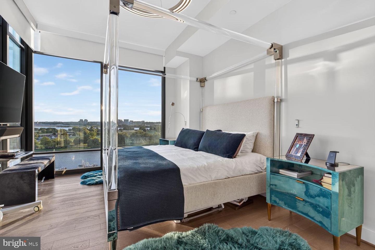 45 Sutton Sq Sw #ph01 Property Photo 40