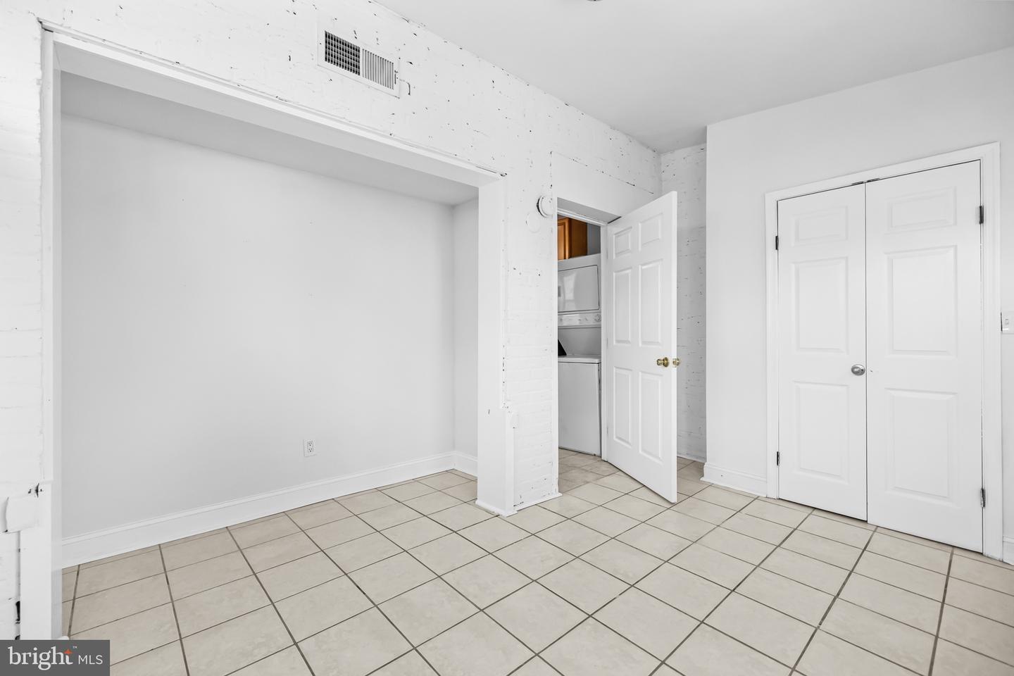 1508 V St Se #4 Property Photo 7