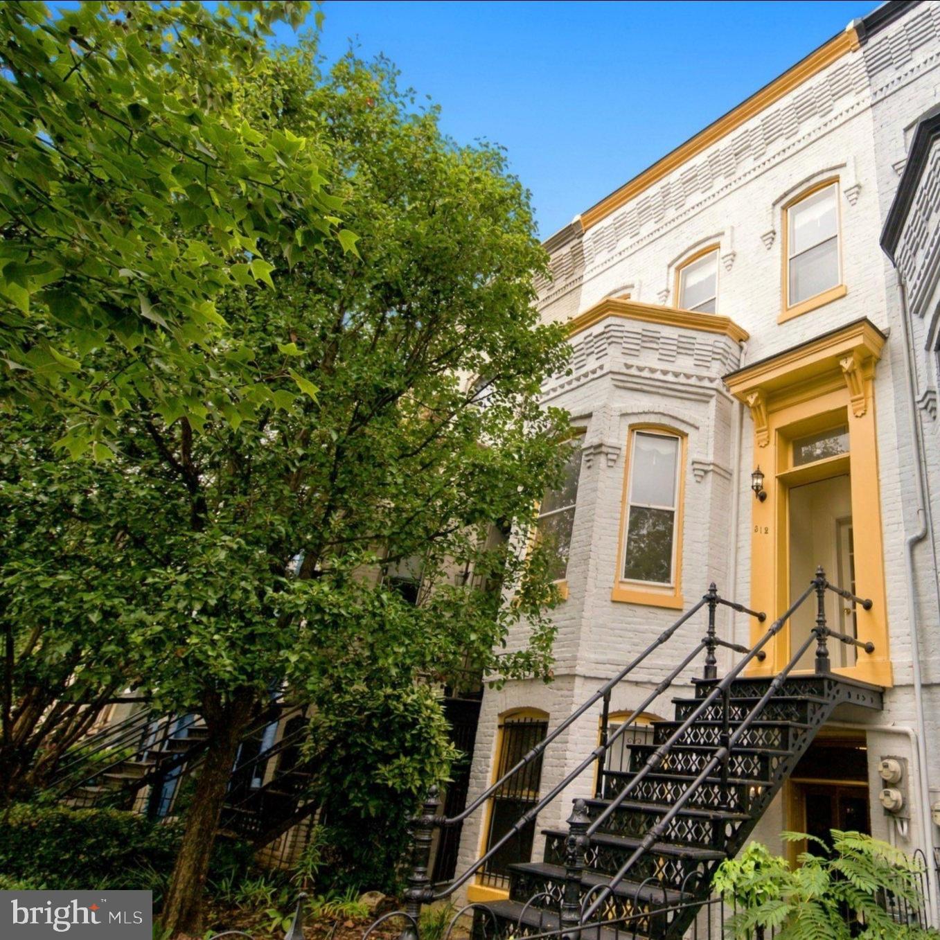 312 D ST NE Property Photo 1