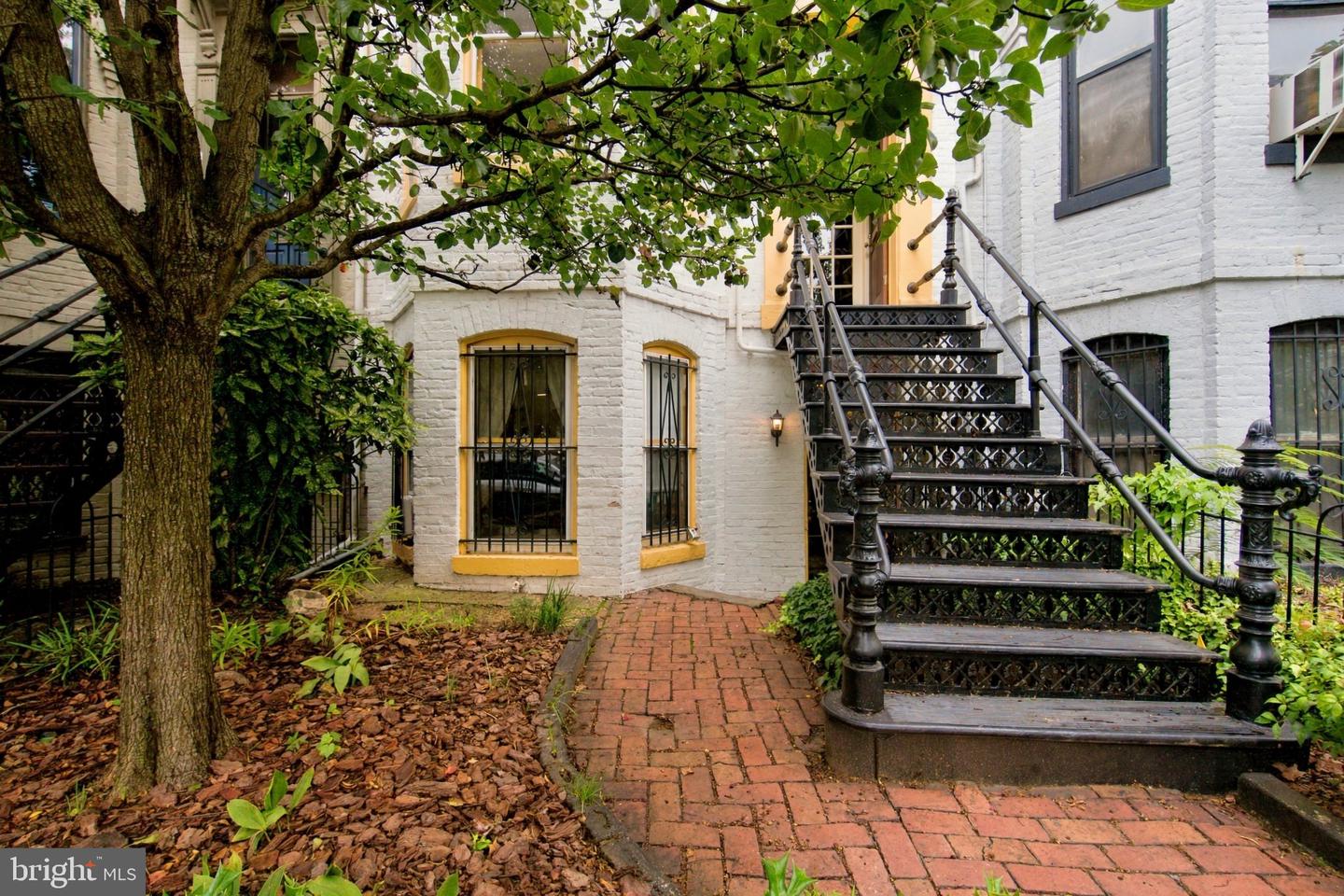 312 D St Ne Property Photo 2