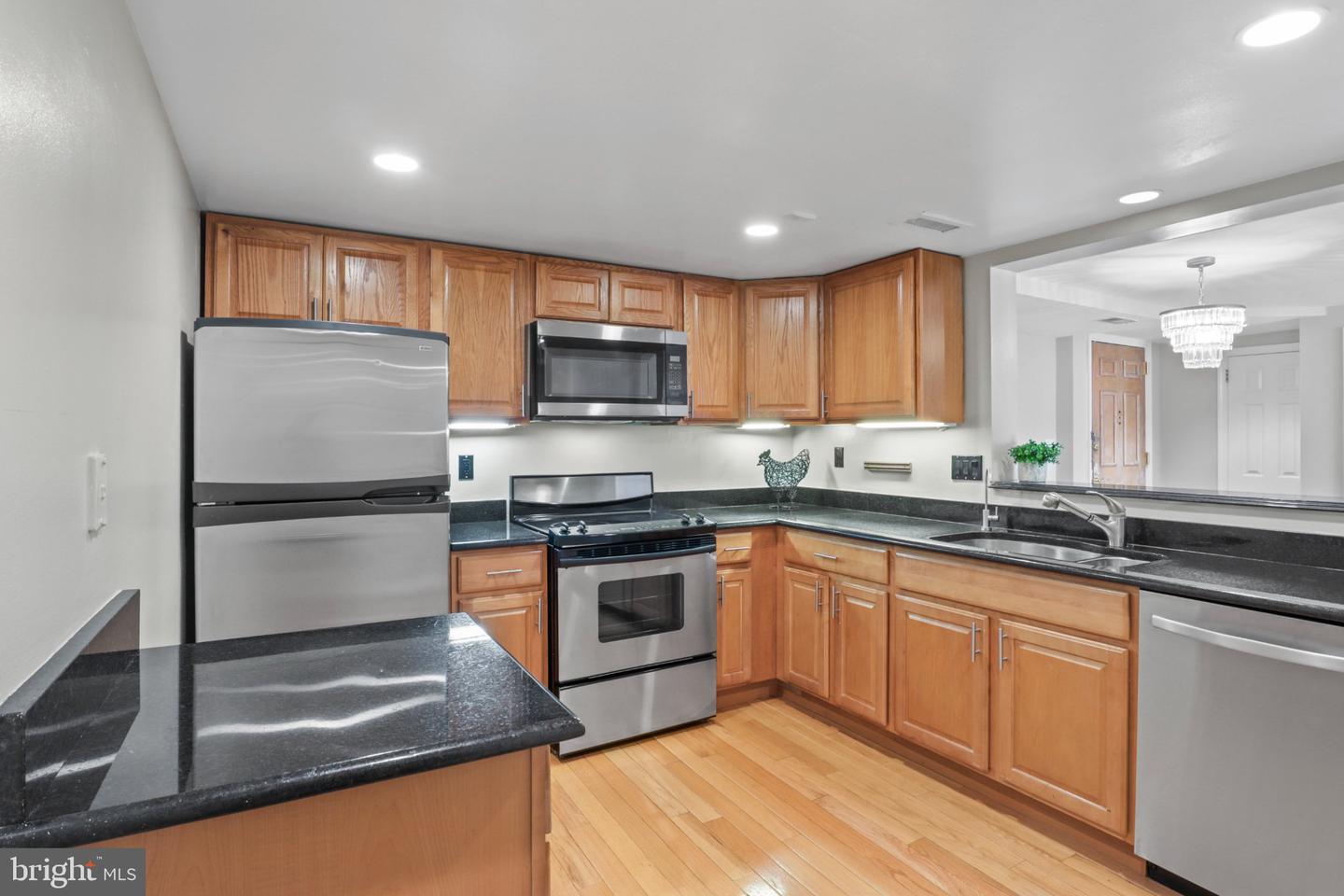 1080 Wisconsin Ave Nw #2012 Property Photo 4