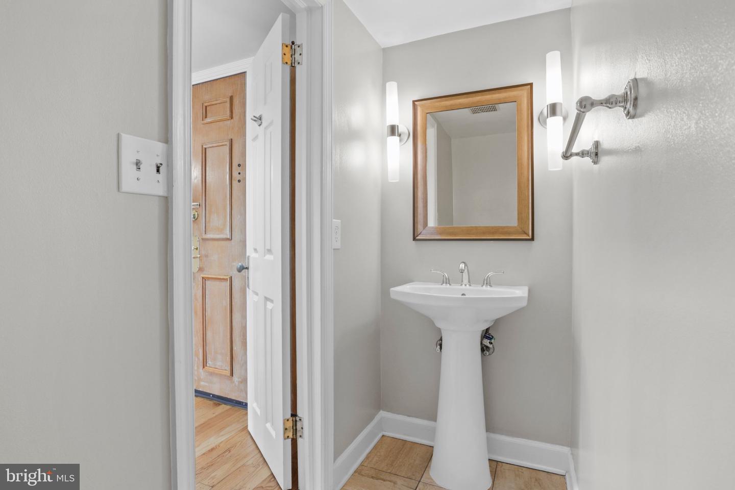 1080 Wisconsin Ave Nw #2012 Property Photo 17