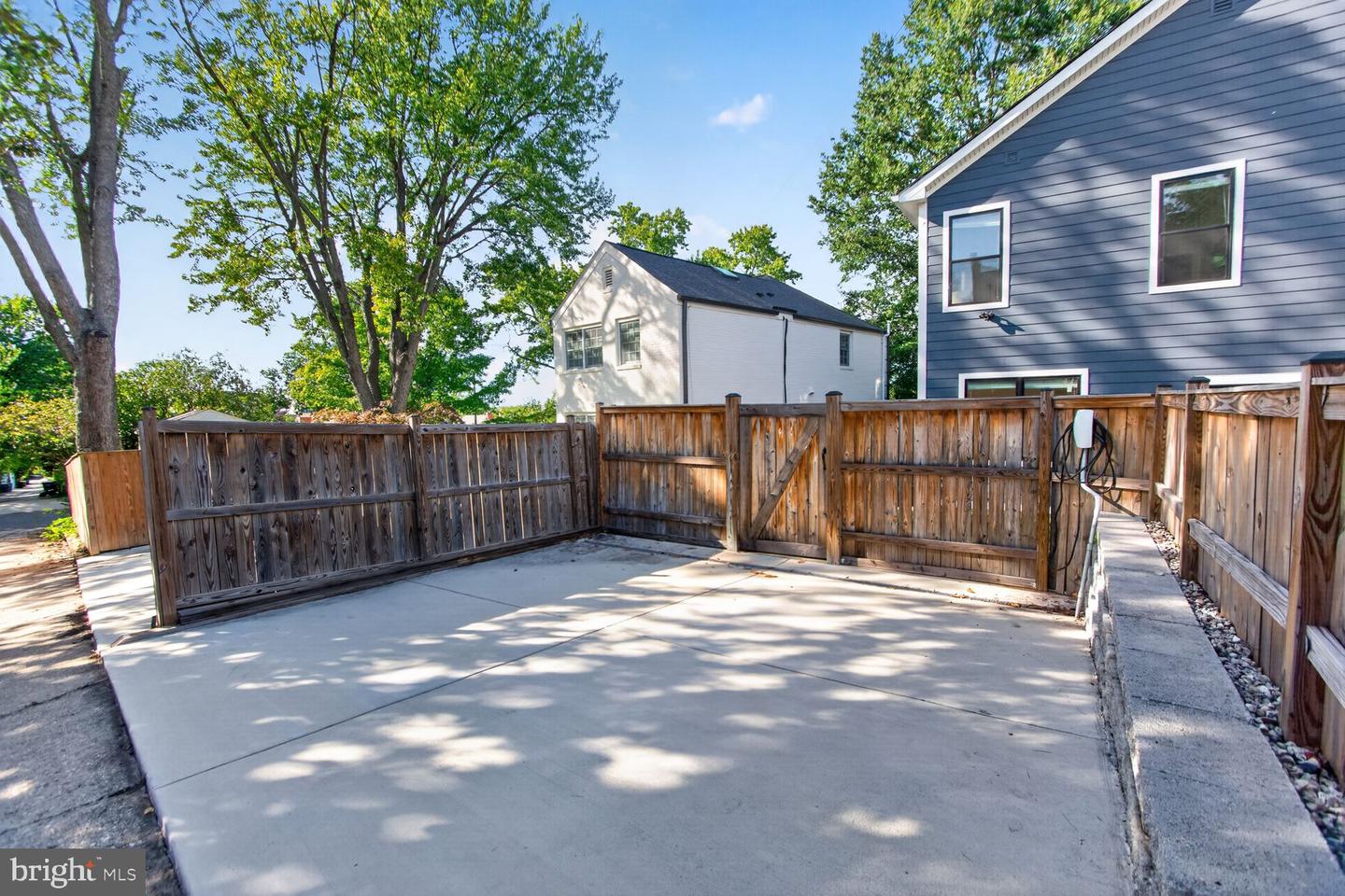 4244 Alton Pl Nw Property Photo 44