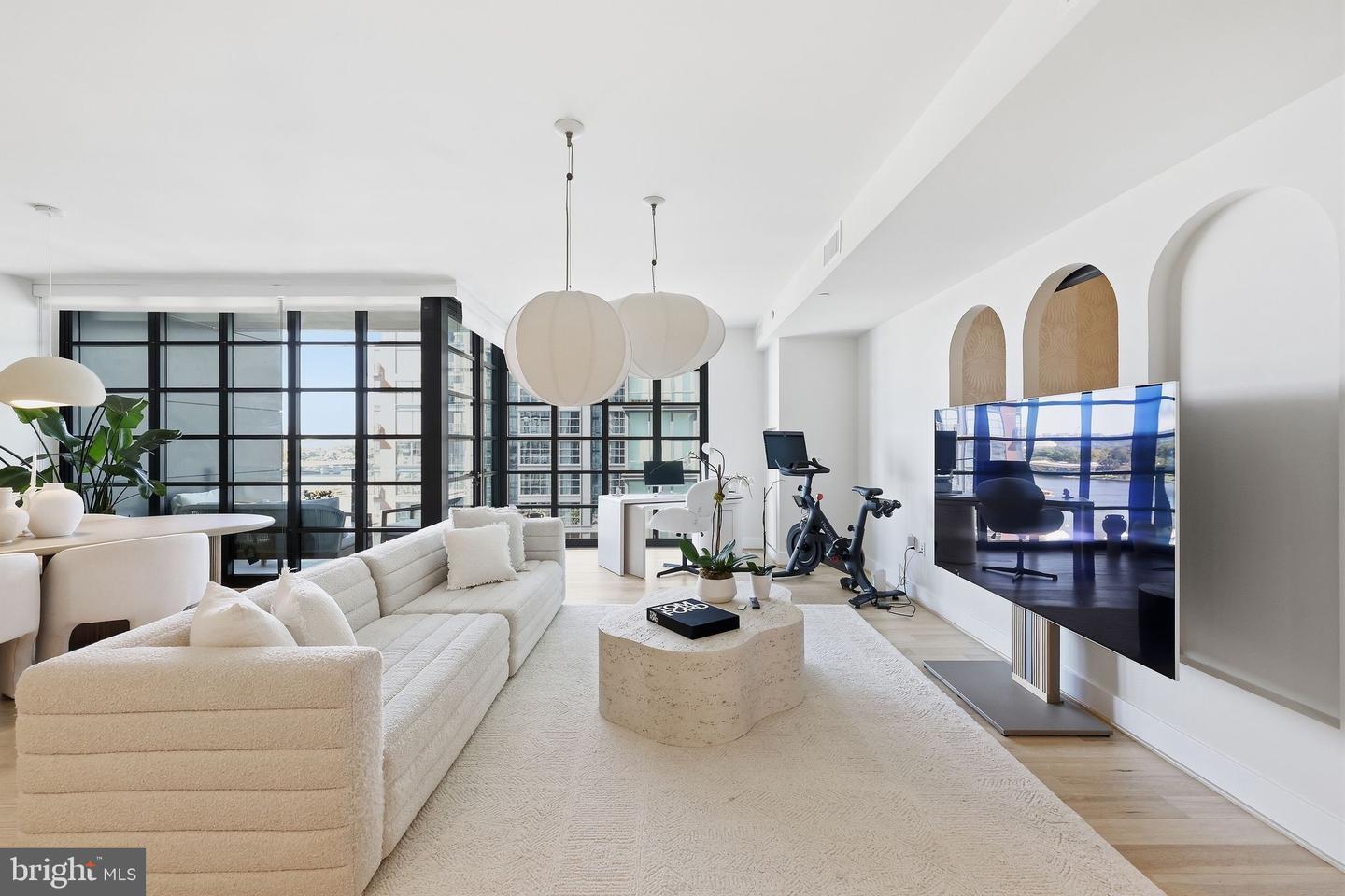 45 Sutton Sq Sw #706 Property Photo 3
