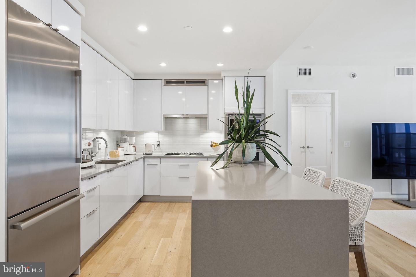 45 Sutton Sq Sw #706 Property Photo 13