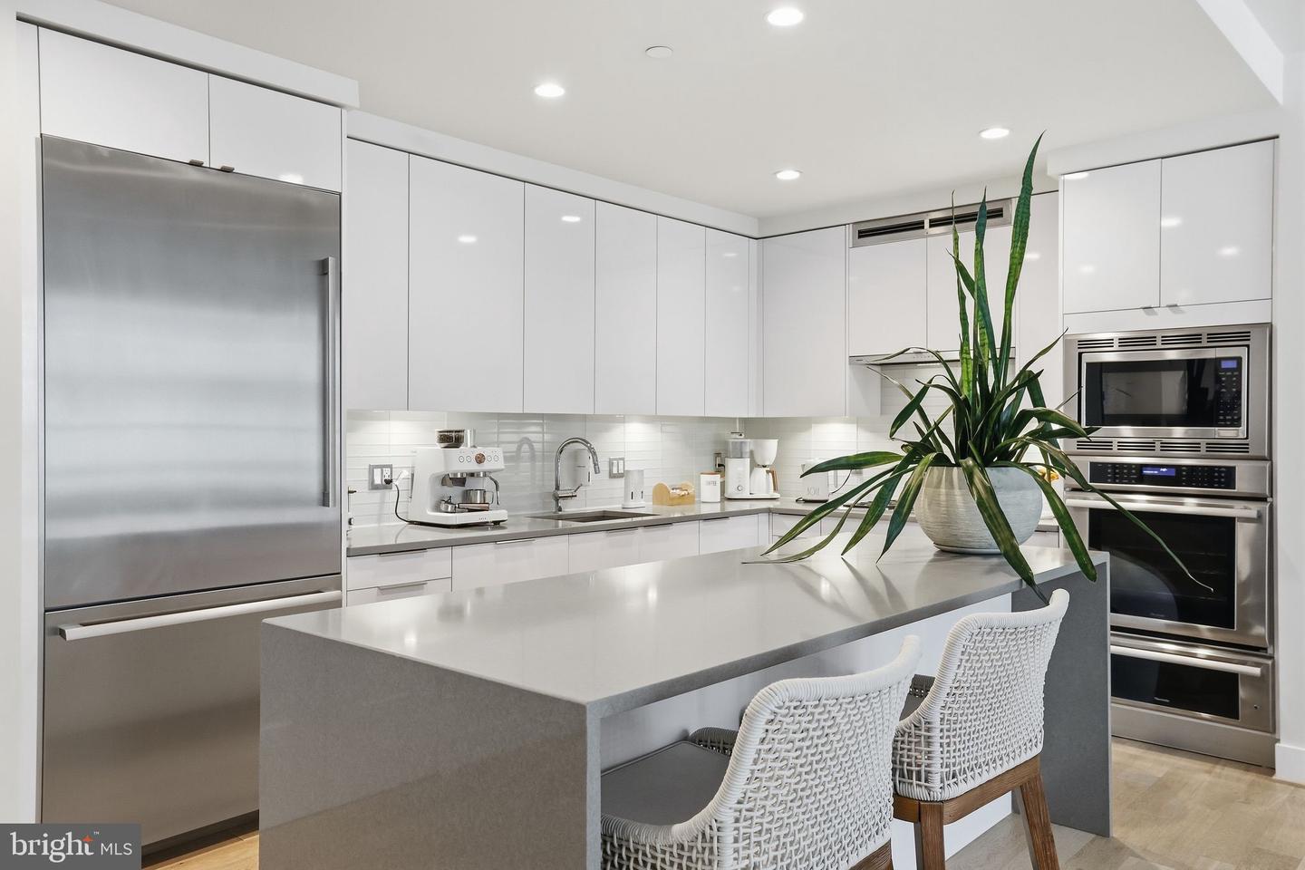45 Sutton Sq Sw #706 Property Photo 14