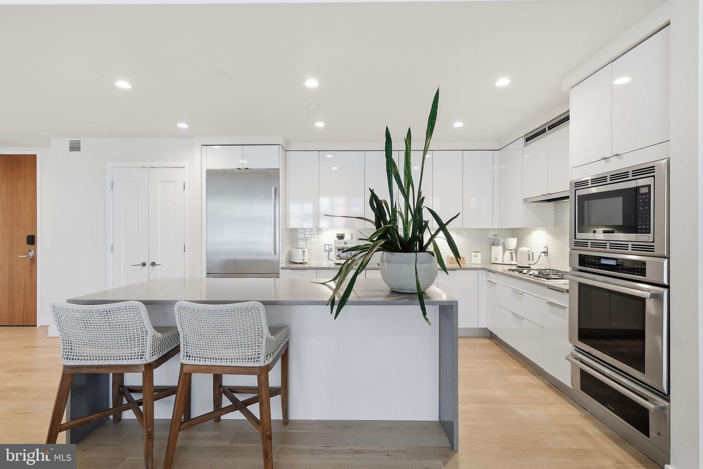 45 Sutton Sq Sw #706 Property Photo 15