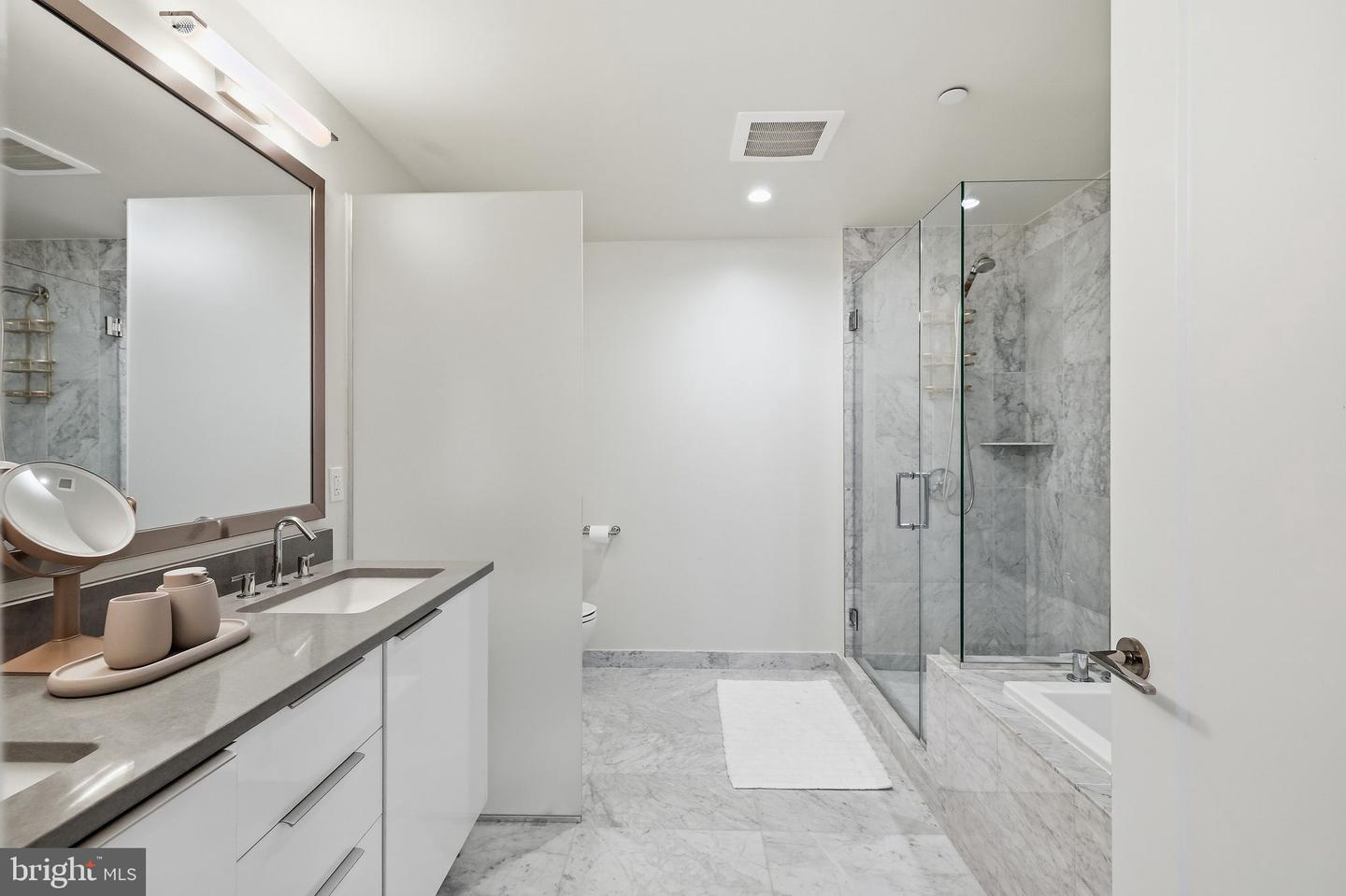 45 Sutton Sq Sw #706 Property Photo 22