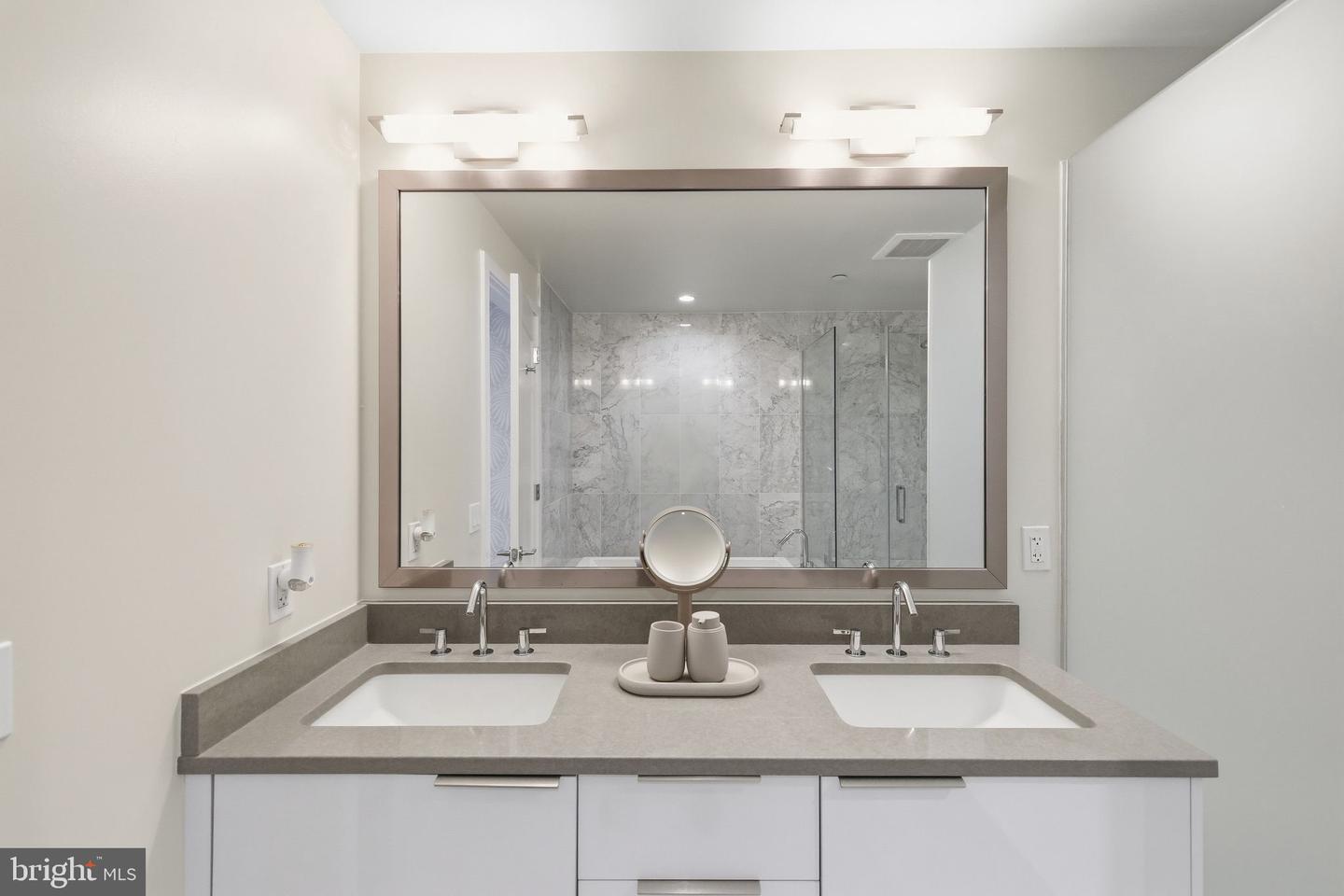 45 Sutton Sq Sw #706 Property Photo 24