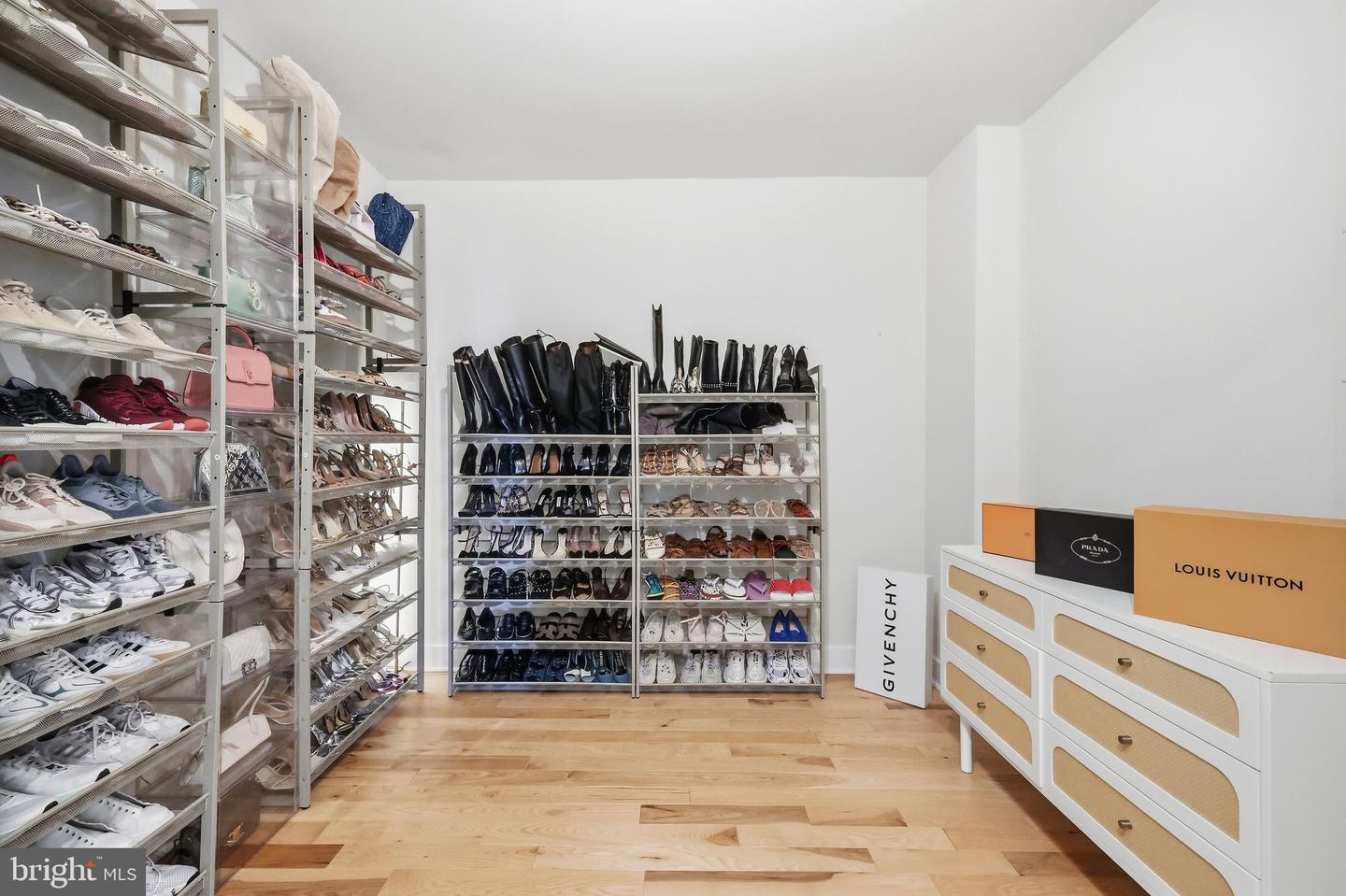45 Sutton Sq Sw #706 Property Photo 33