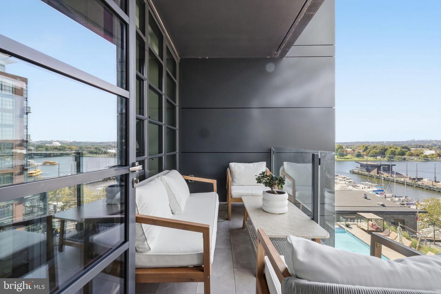 45 Sutton Sq Sw #706 Property Photo 35