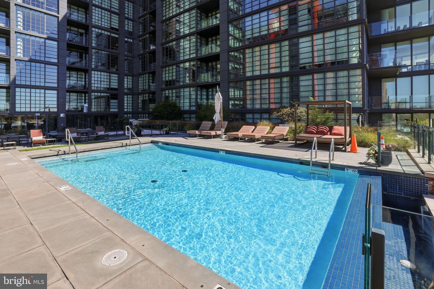 45 Sutton Sq Sw #706 Property Photo 51