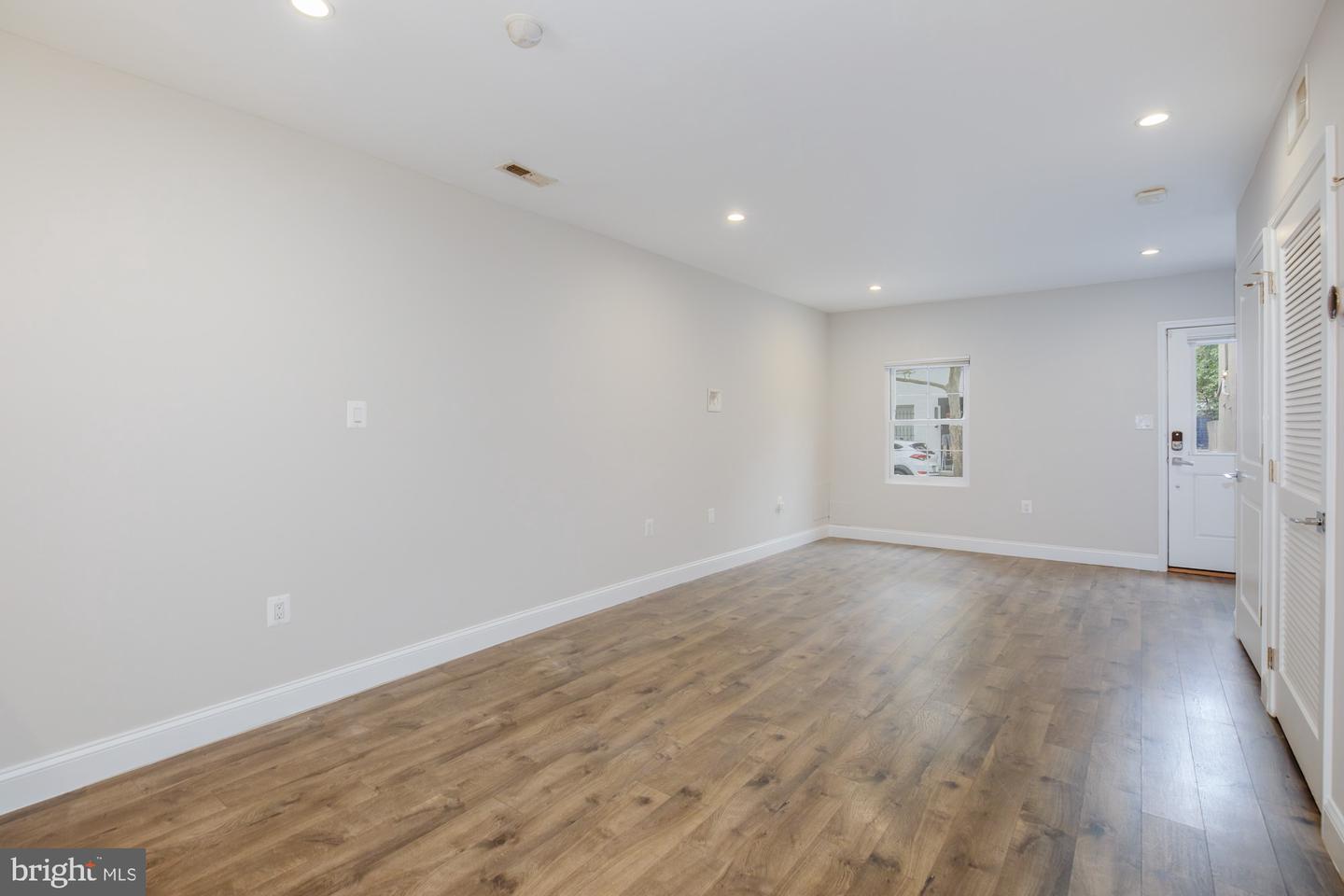 435 Ridge St Nw Property Photo 7
