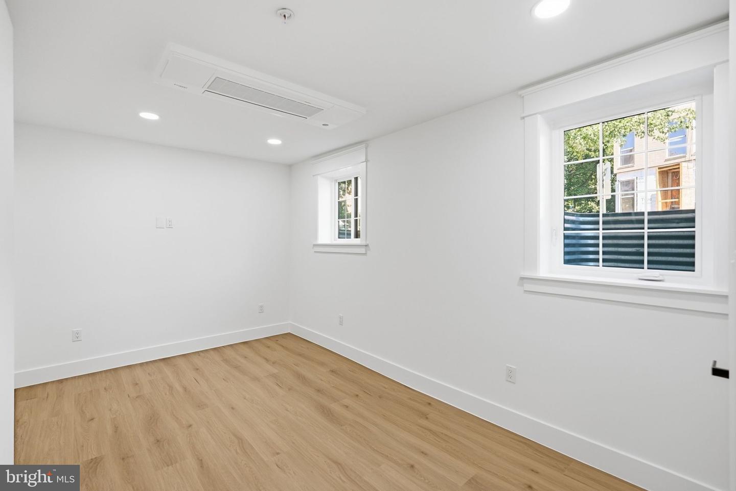 3421 Wisconsin Ave Nw Property Photo 9