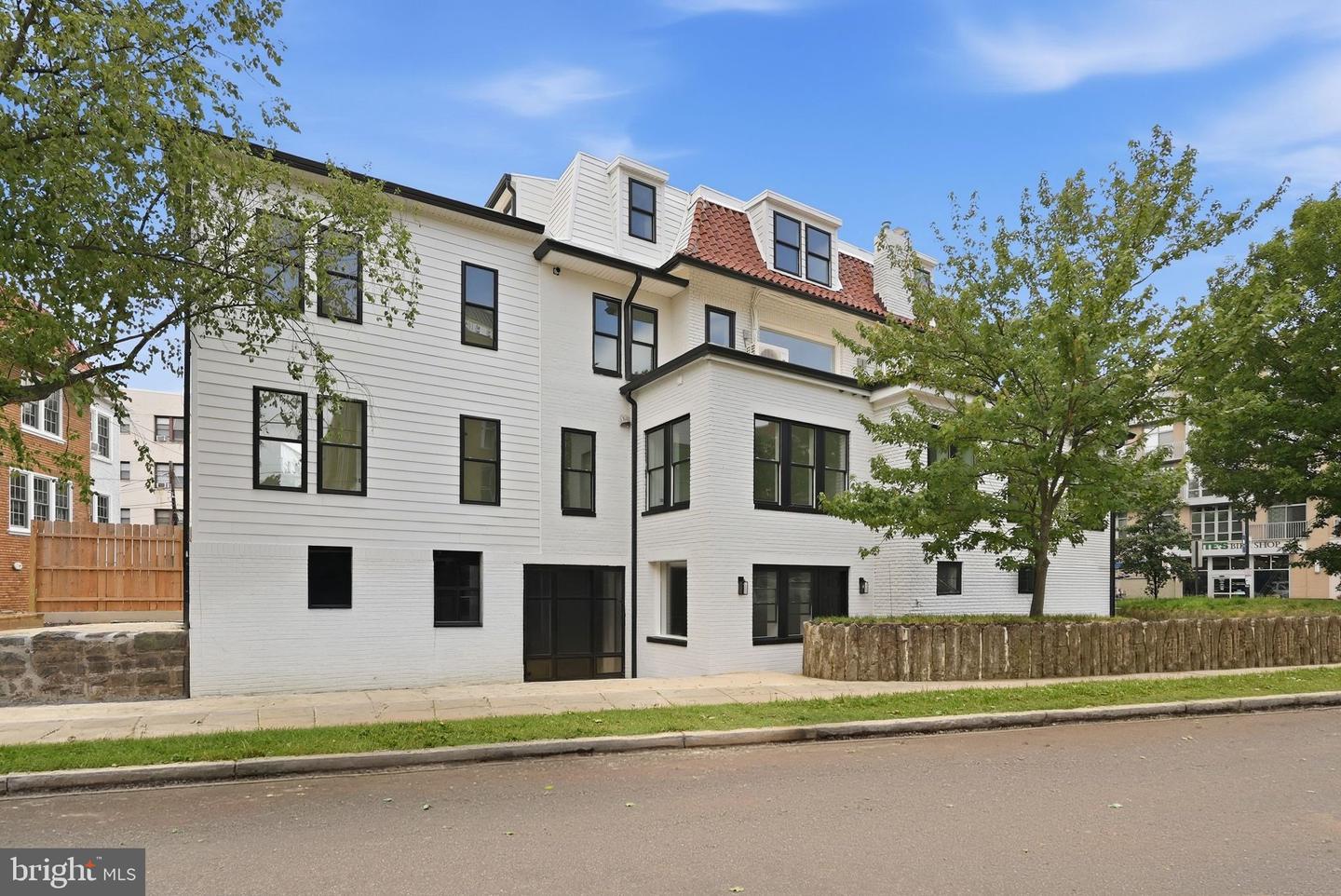 3421 Wisconsin Ave Nw Property Photo 12