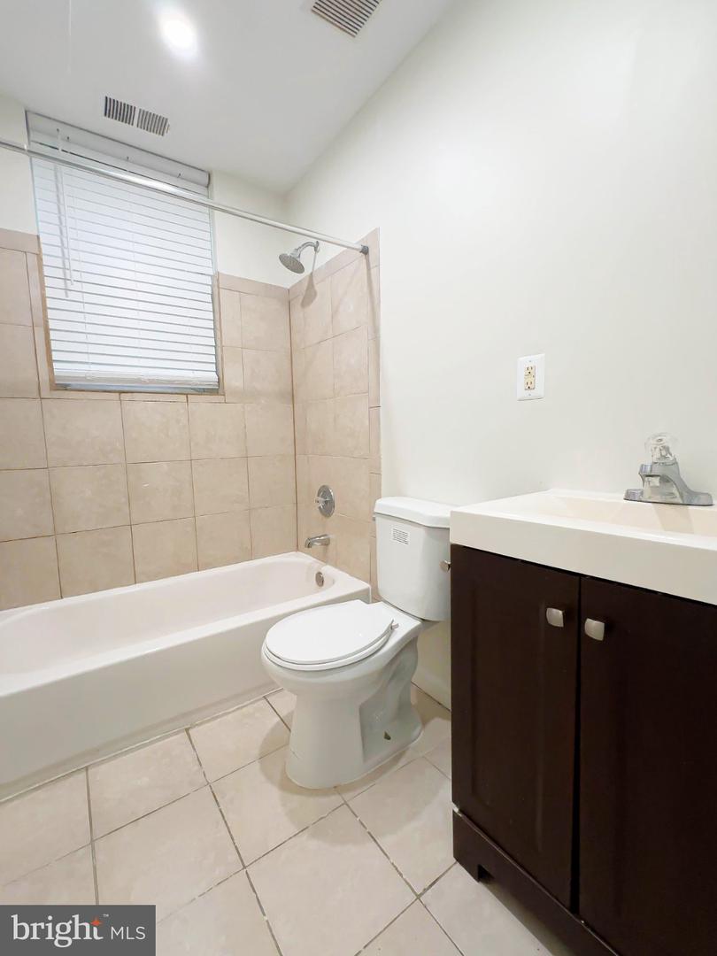 4234 Edson Pl Ne #3 Property Photo 6