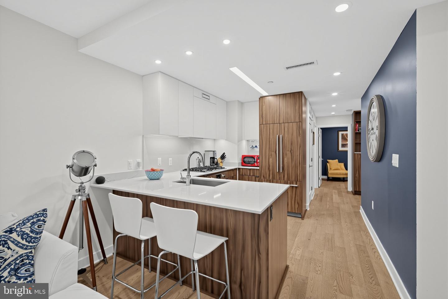 37 L St Se #401 Property Photo 4