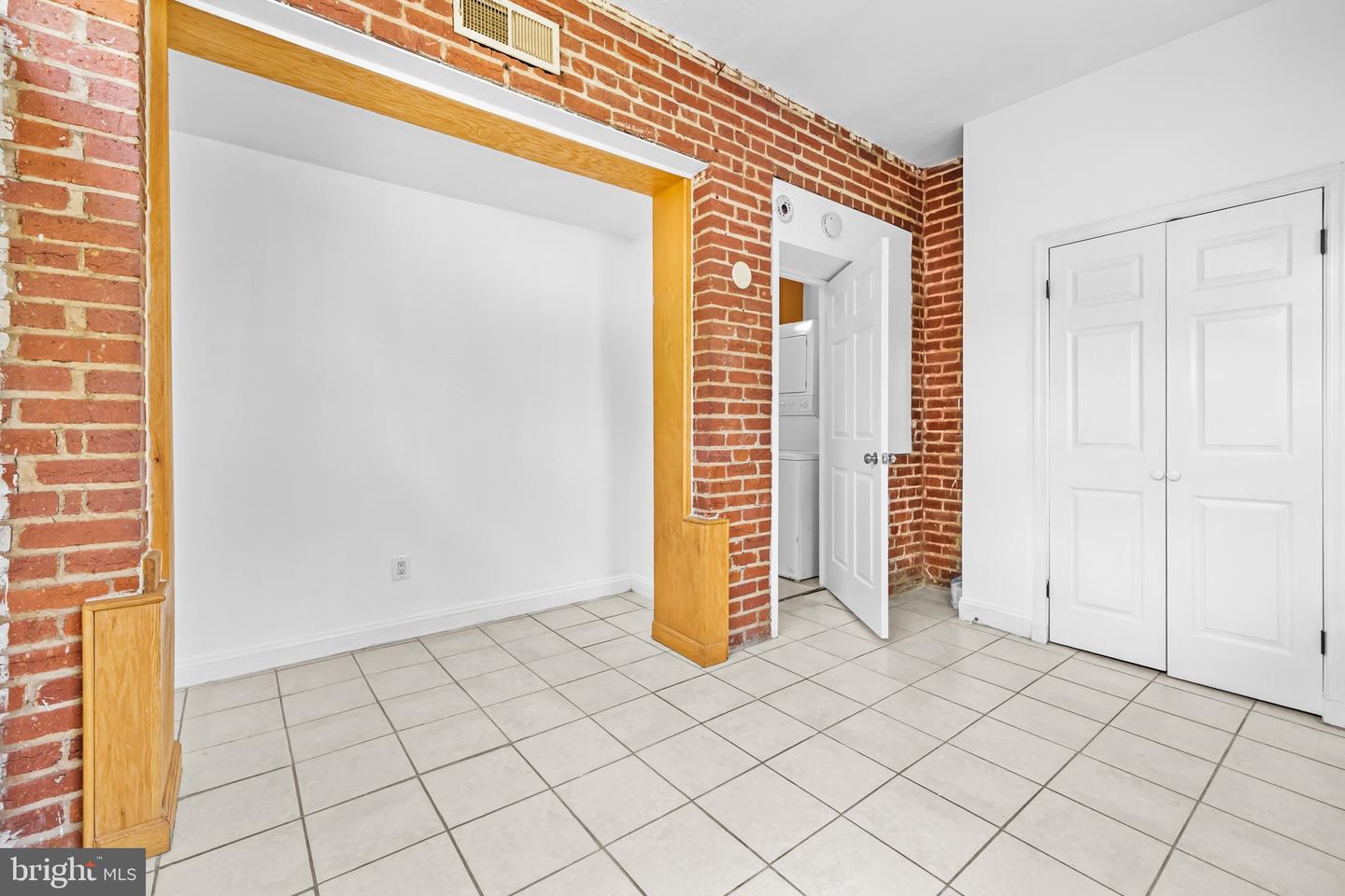 1508 V St Se #1 Property Photo 6