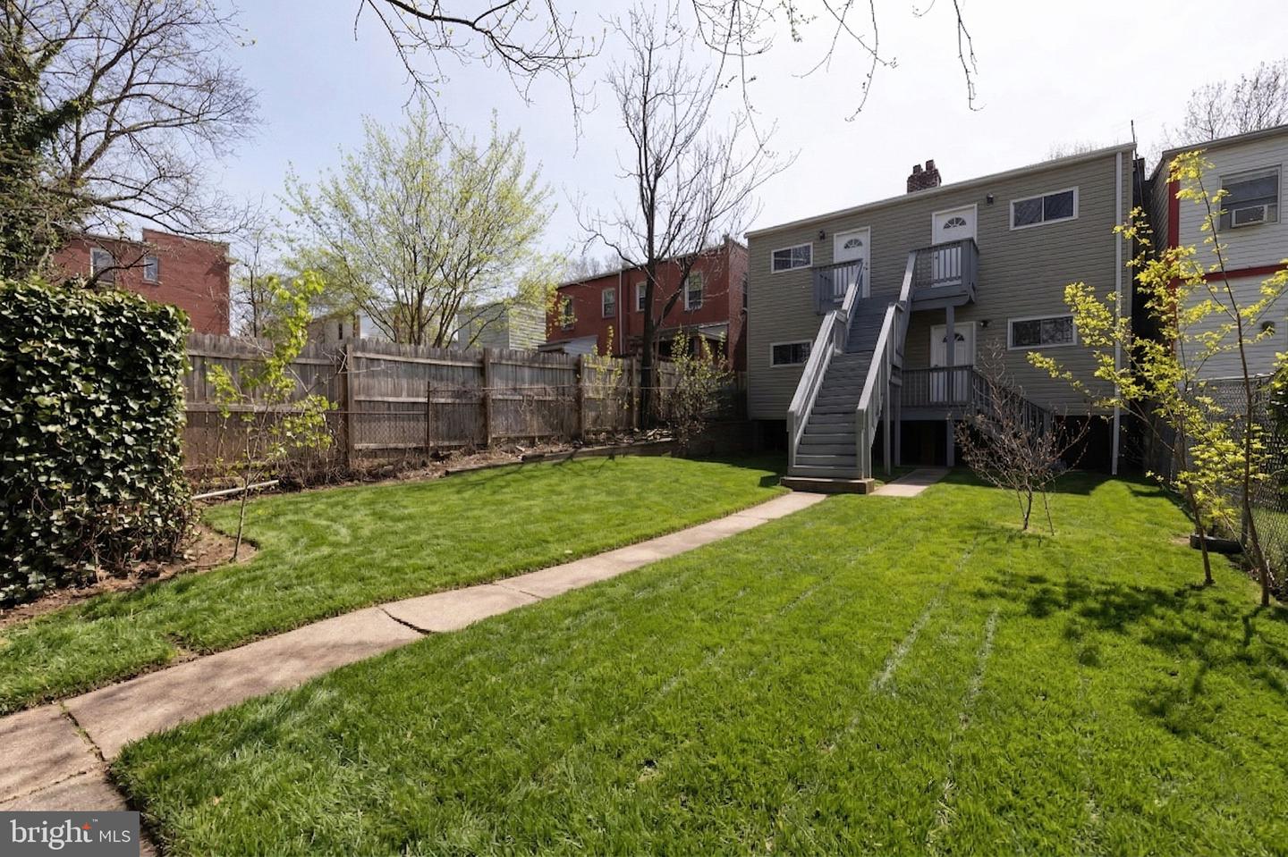 1508 V St Se #1 Property Photo 8