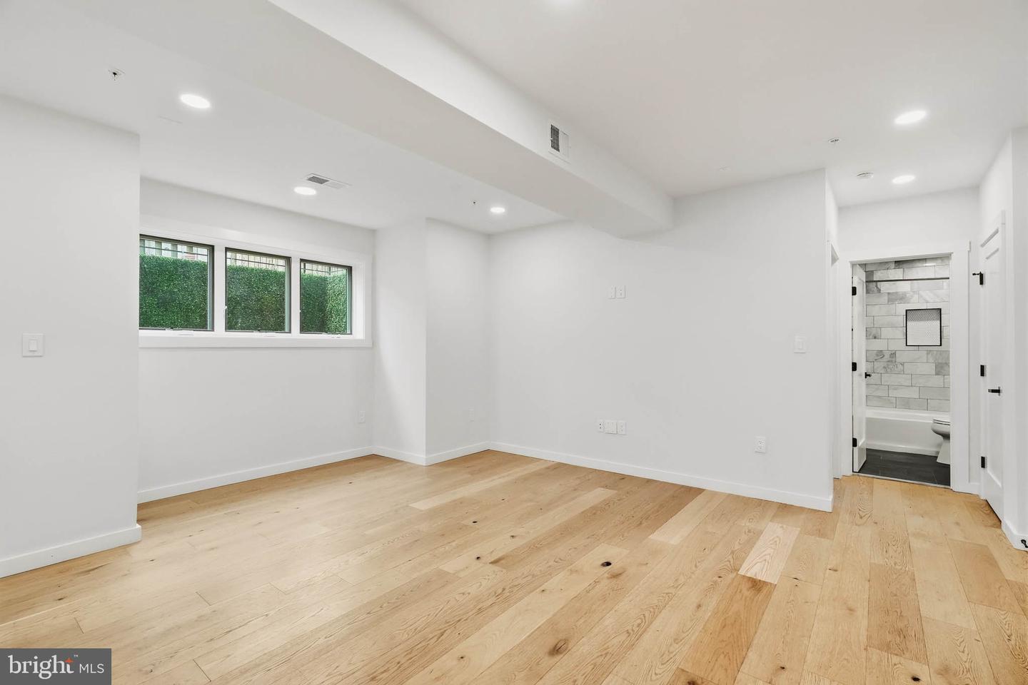 6914 Willow St Nw #1 Property Photo 12