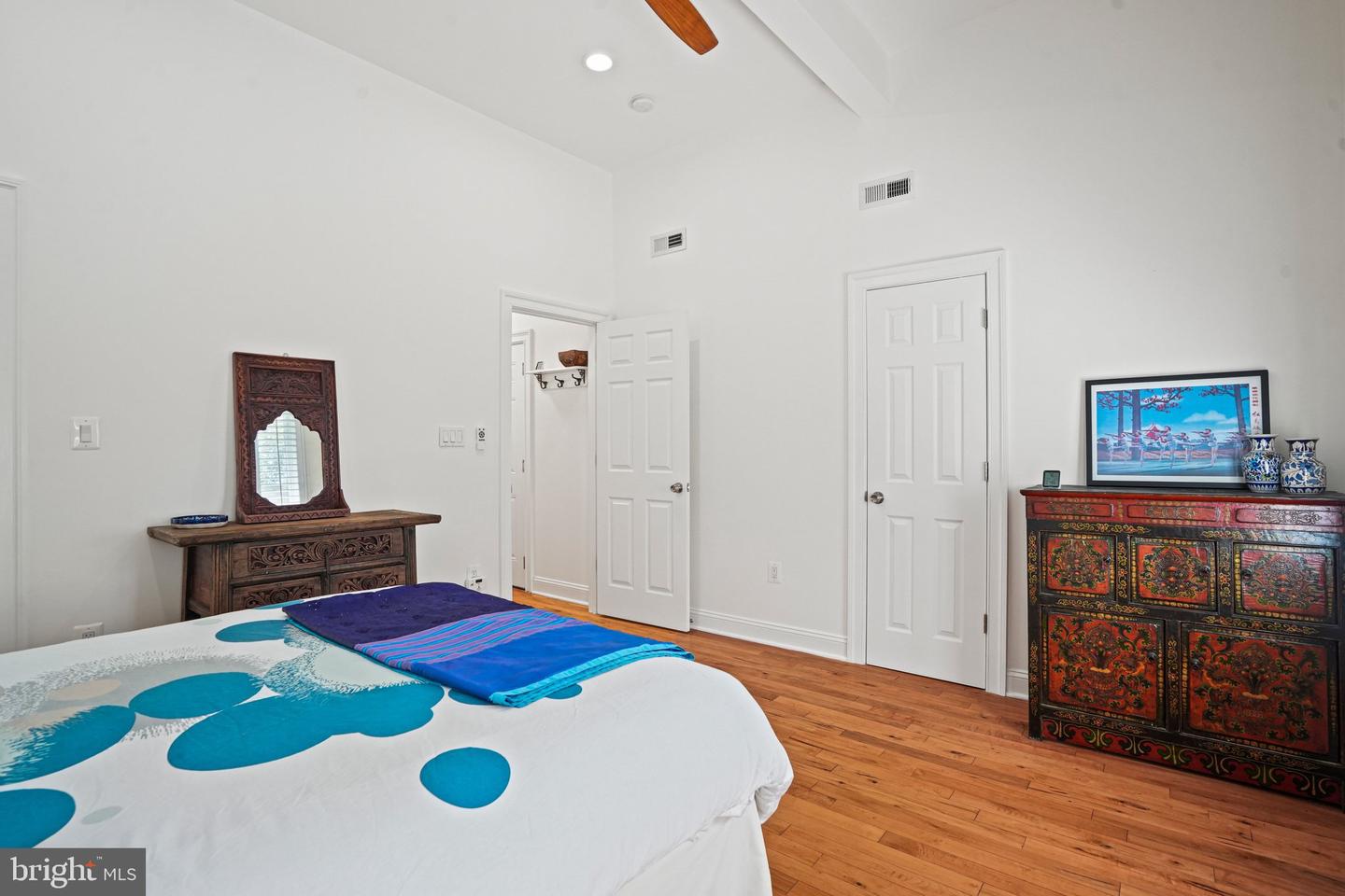 1102 Holbrook Ter Ne #3 Property Photo 19
