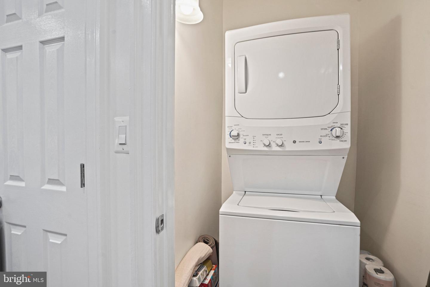 1102 Holbrook Ter Ne #3 Property Photo 21