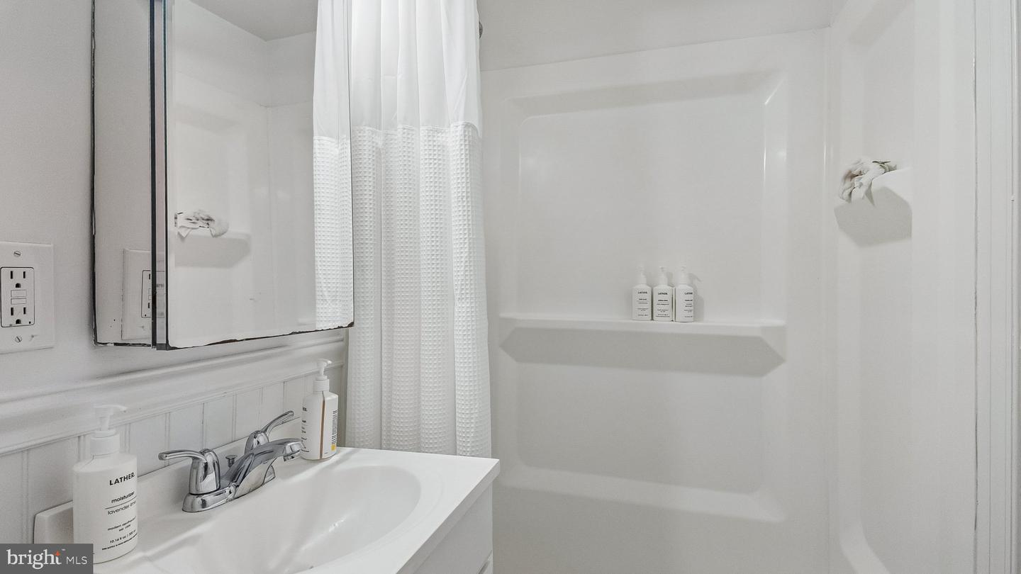 1765 R St Nw Property Photo 17