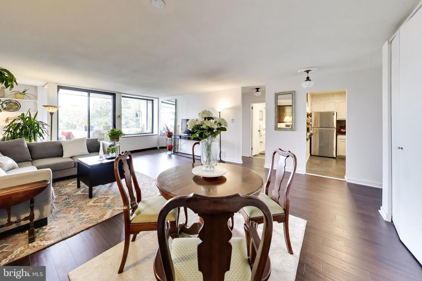 1245 4th St Sw #e400 Property Photo 4