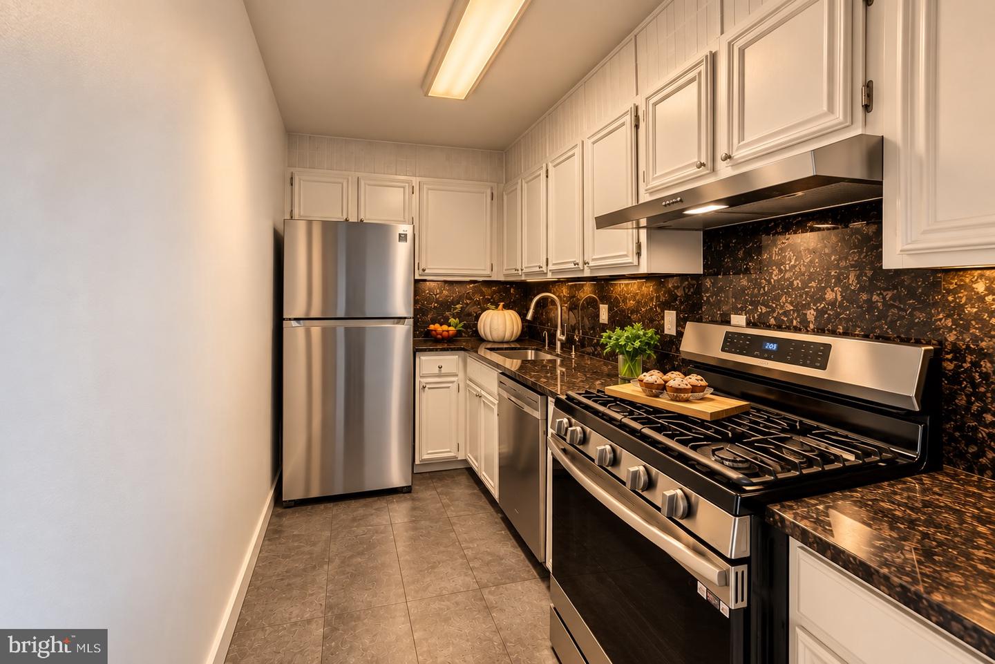 1245 4th St Sw #e400 Property Photo 6