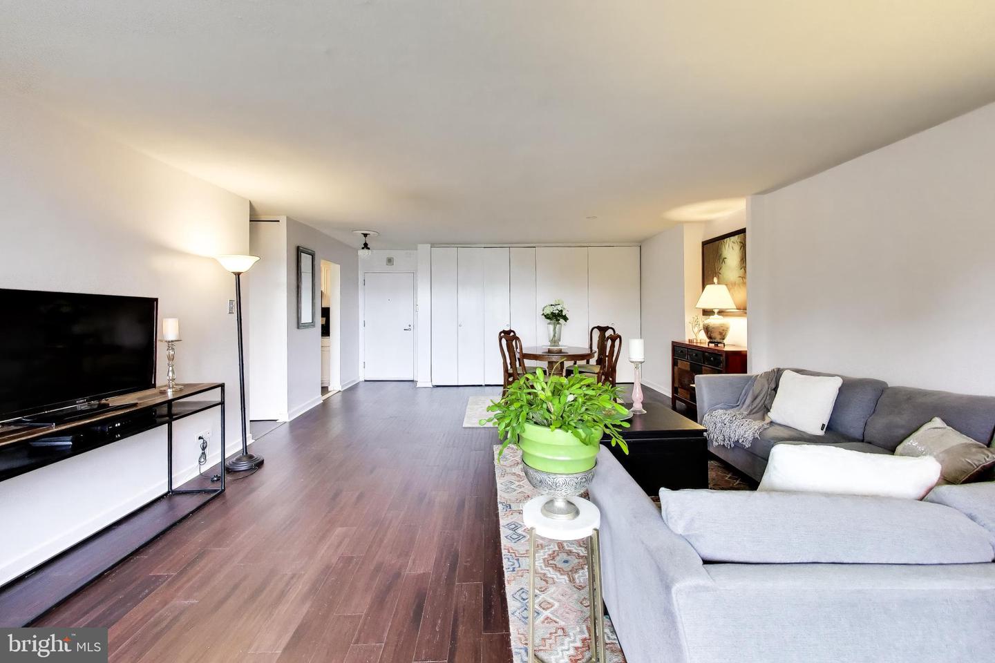 1245 4th St Sw #e400 Property Photo 8